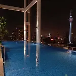 Col 14A Modern Infinity Pool Klcc View With Balcony