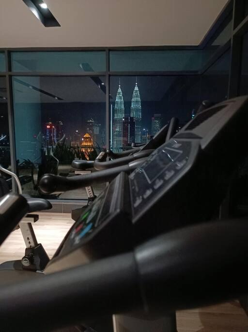 Col 14a Modern Infinity Pool Klcc View With Balcony Pangsapuri *